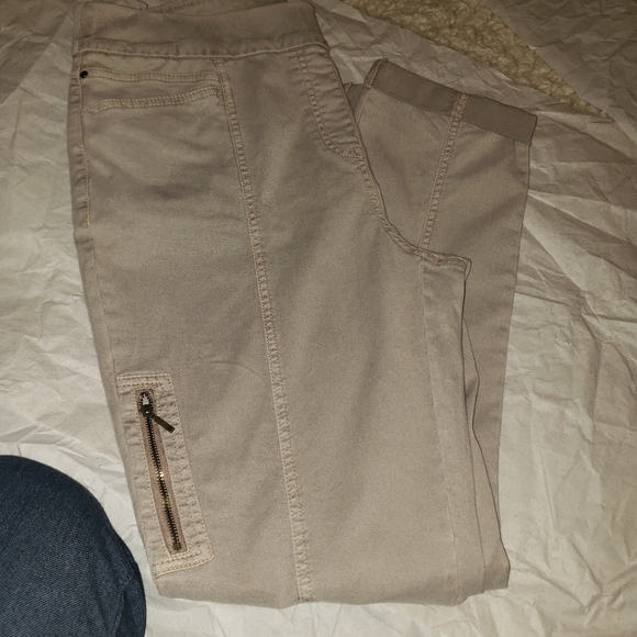 5/35 CHICO'S SO SLIMMING PANTS SZ 1.5 CREAM - Picture 3 of 4